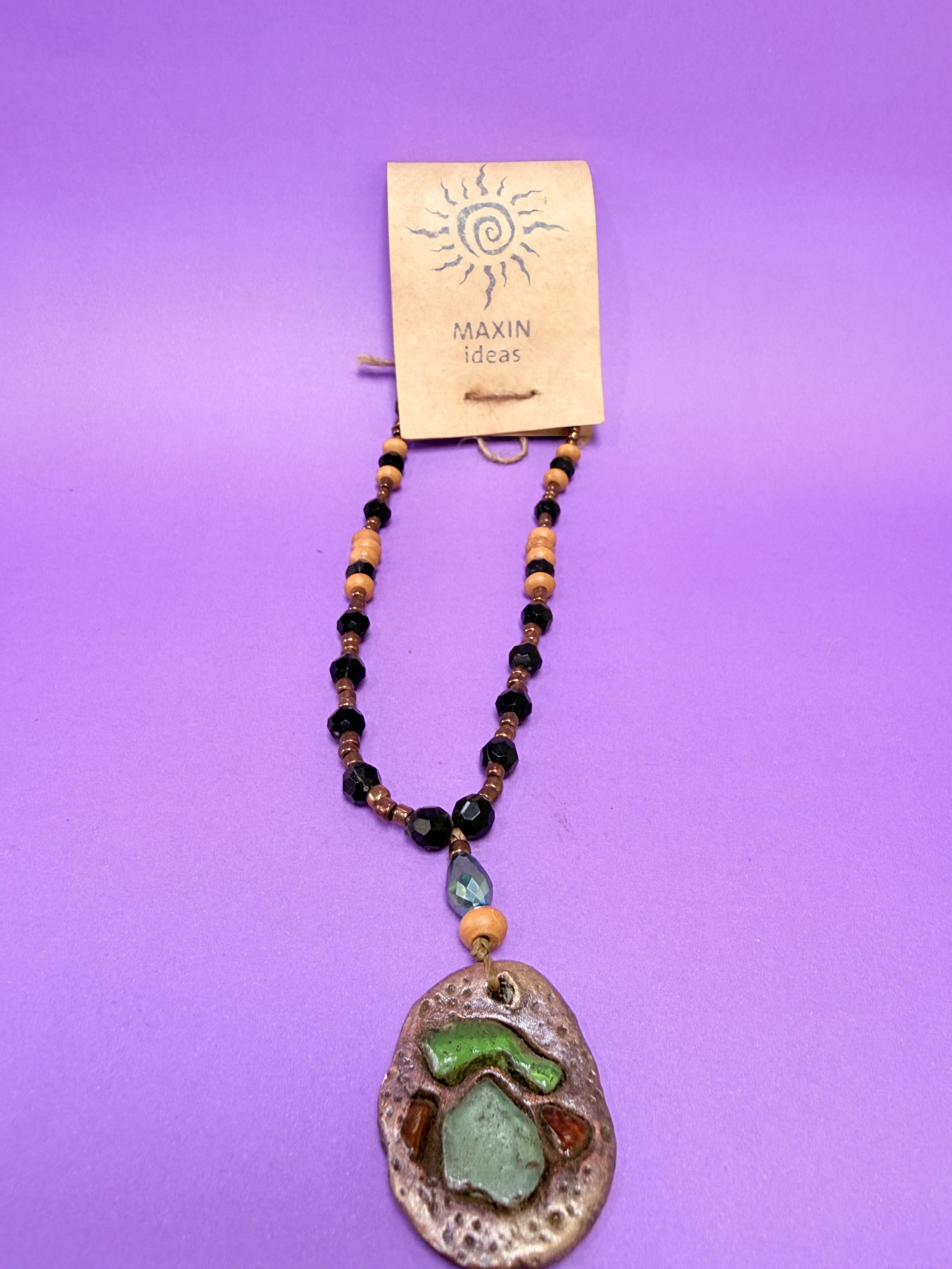 Collar Artesanal – Medallón Mosaico de Vidrio - Imagen 2