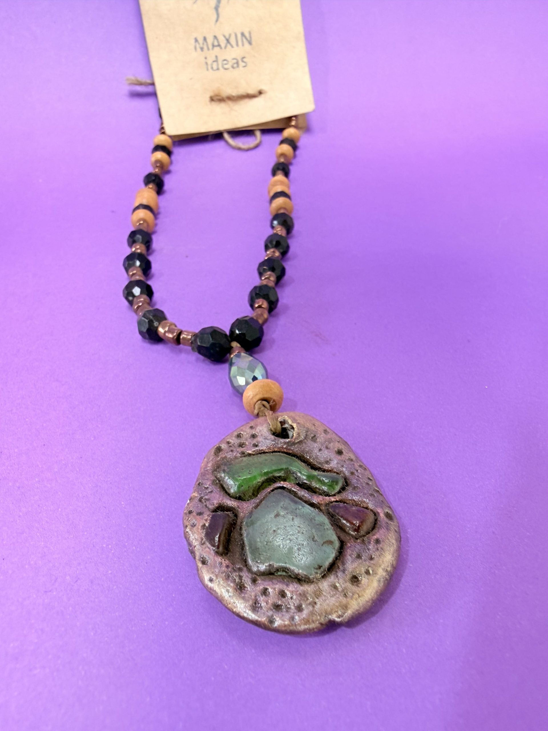Collar Artesanal – Medallón Mosaico de Vidrio